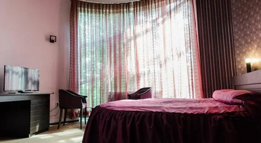 Hotel Ezeroto