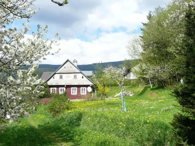 4 Bedrooms Cottage