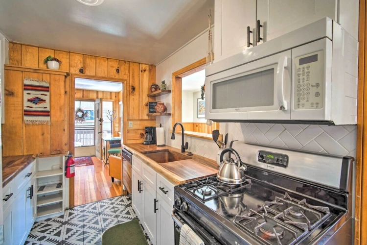 2 Bedrooms Cottage