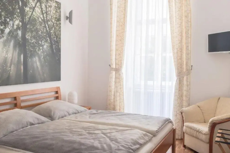 Spacious old town luxury apartment