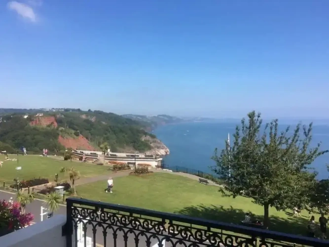 Standard Twin room with balcony and with sea view