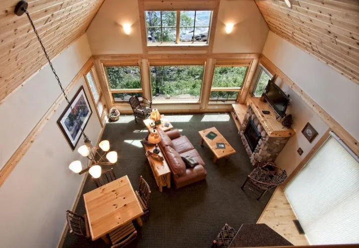 Cove Point Lodge