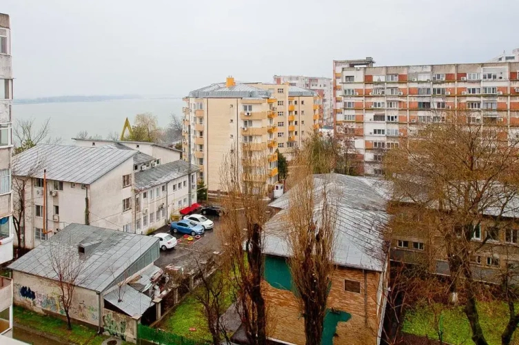 Studio with lake view