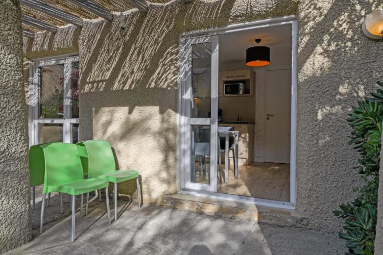 2 Bedrooms Duplex Bungalow