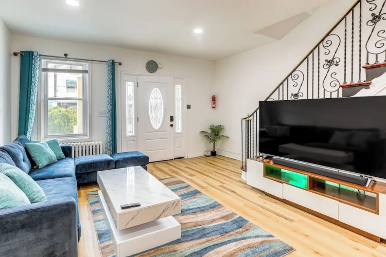 3 Bedrooms Apartment