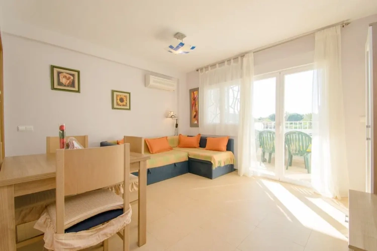 1 Bedroom Studio with balcony and beachfront