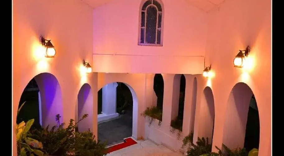 MPT Rock End Manor