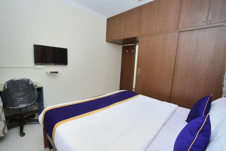 OYO 4848 3 Square Inn