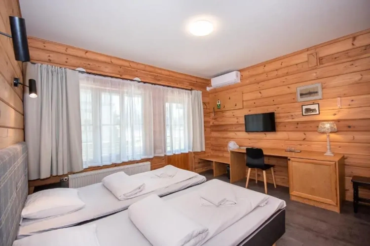 Standard Twin room with balcony