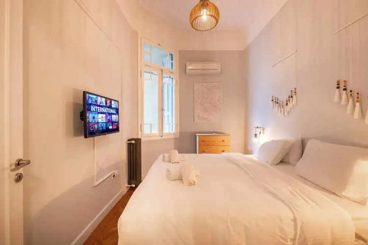 Historic 2BR Oasis in Kolonaki