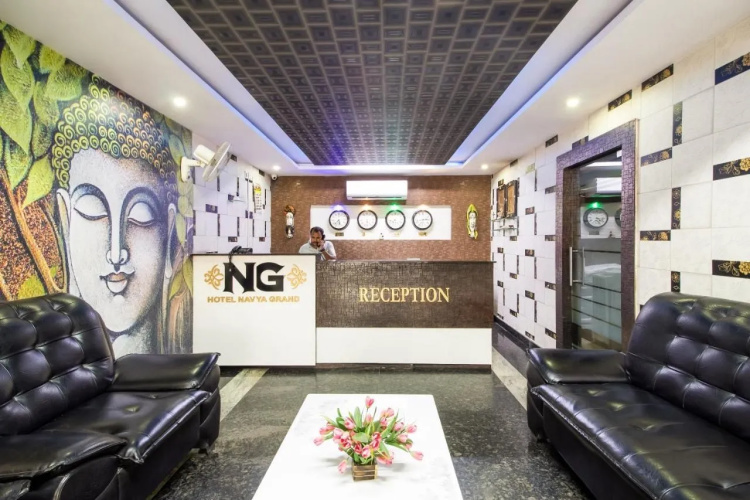 Fabhotel Red Rose