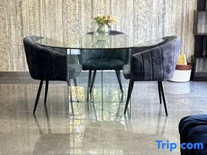 Luxurious Messe Luxe 4-bed Apartment CBD