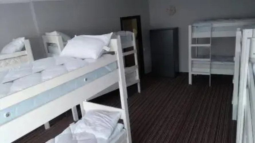 Hostel on Dragomanova 27