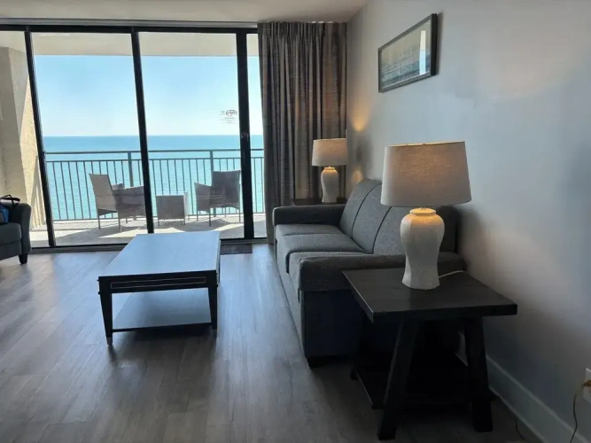 1 Bedroom Standard Family room with balcony and with ocean view