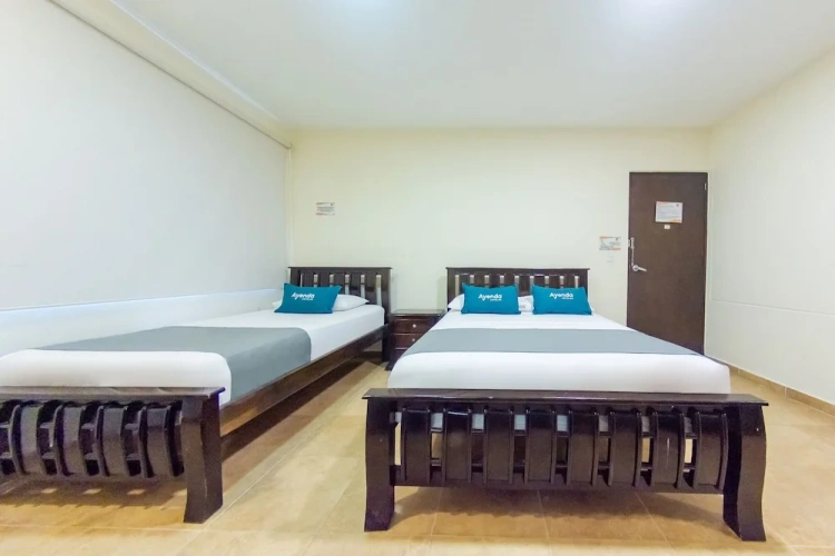 Standard Triple room