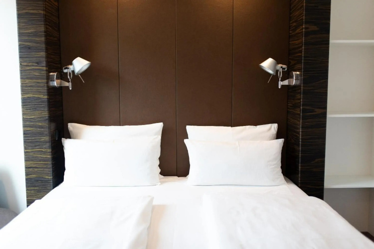 Motel One Düsseldorf - Hauptbahnhof