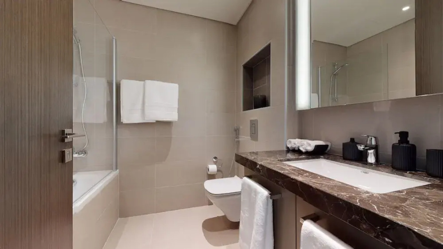 Stylish 23rd Floor Apartment at BLVD