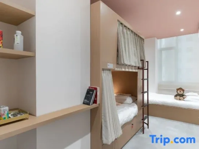Bed in Dorm (female dorm)