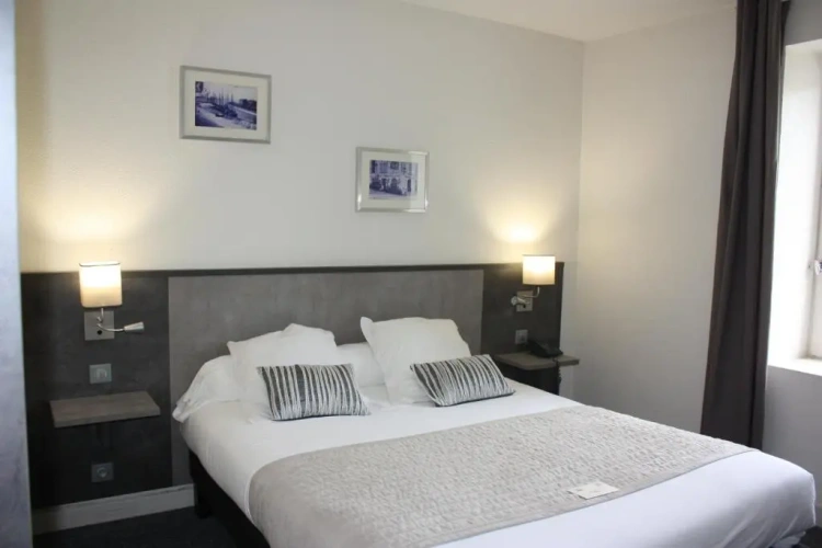 Double room with square view