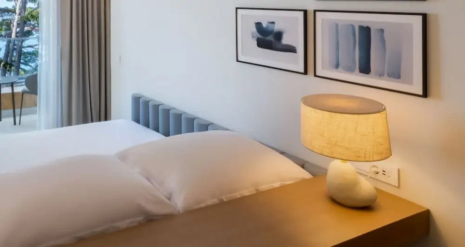 Classic Double room with balcony and with partial sea view