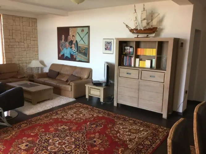 Apartment with sea view