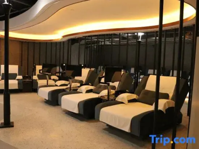 The Horizon Hotel