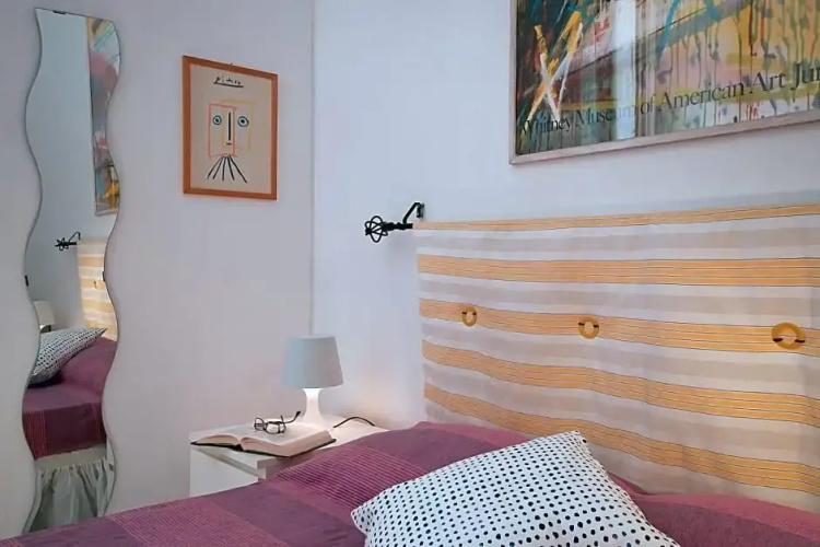 Opera Inn Suites B  B  Apartments
