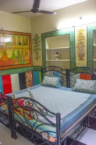 Dylan Cafe And Guest House