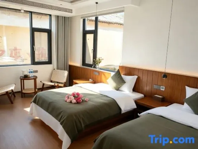 Standard Quadruple Attic room with courtyard view