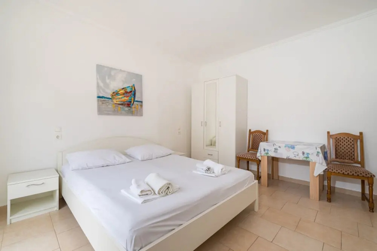 Studio Apartments Near Center 7