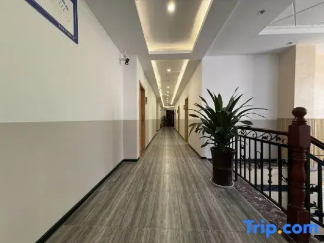 Yuechi Rome Hotel