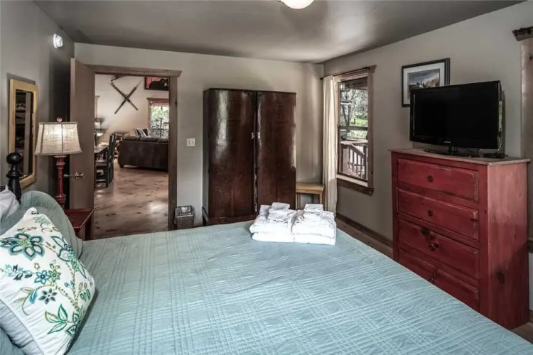 Riverside Dreams - Three Bedroom Cabin