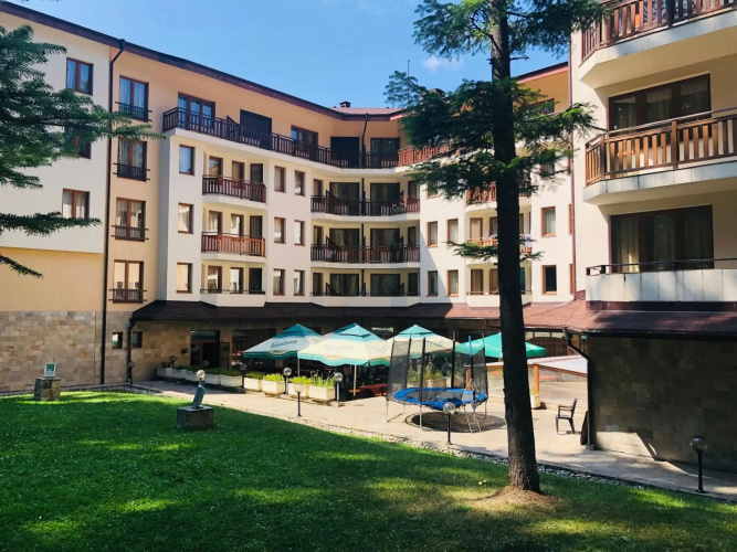 Studio Villa Park Premium Gold