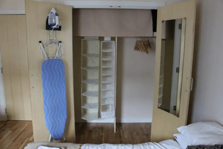 2-bed Seaside Apartment - Sleeps 5 & Free Parking