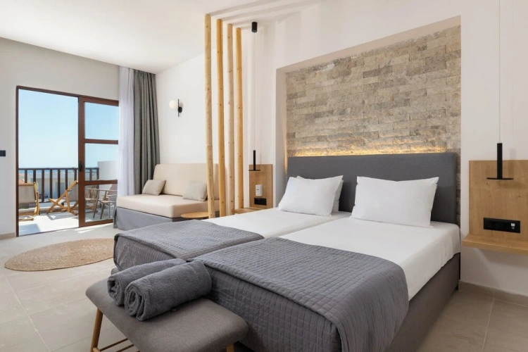 Double Junior Suite with partial sea view