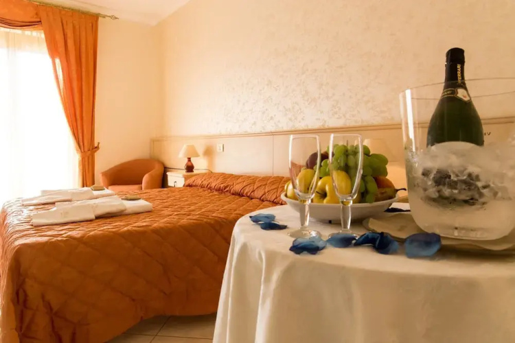 Elia Hotel