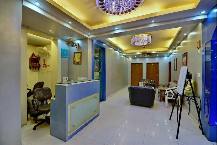 OYO 695 Hotel Silver Leaf