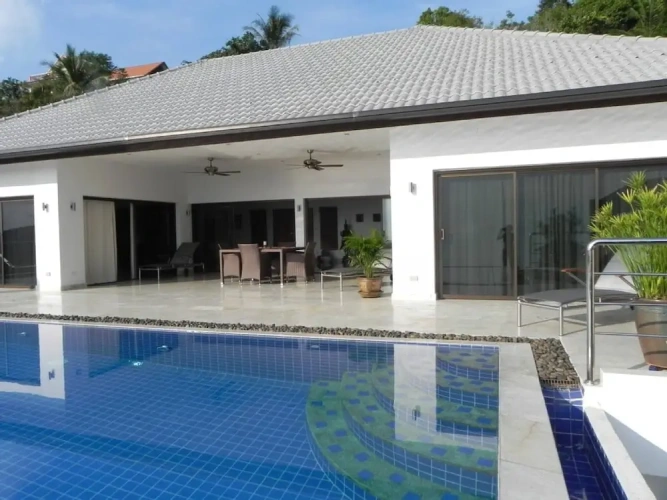 2 Bedrooms Villa