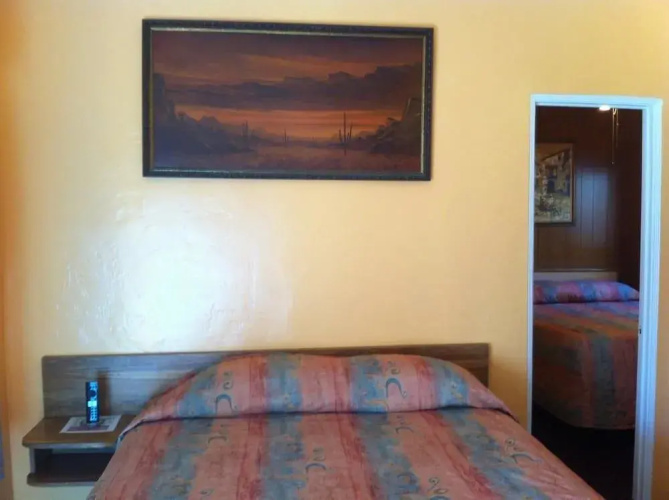 Raymoure Motel