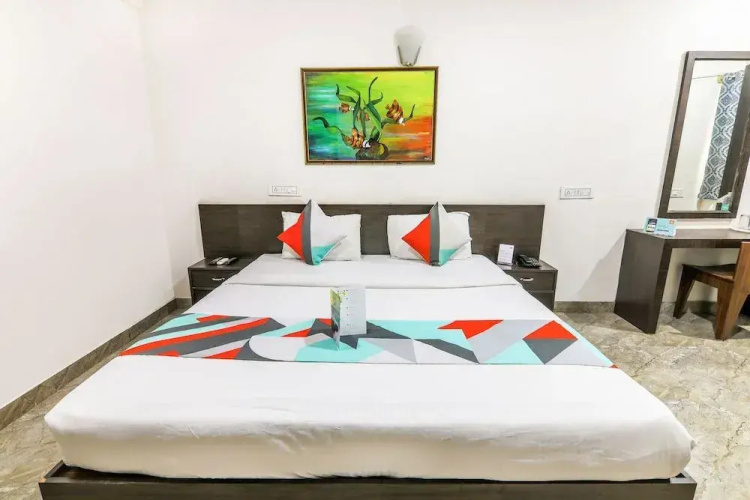 OYO 7888 Hotel Move Inn