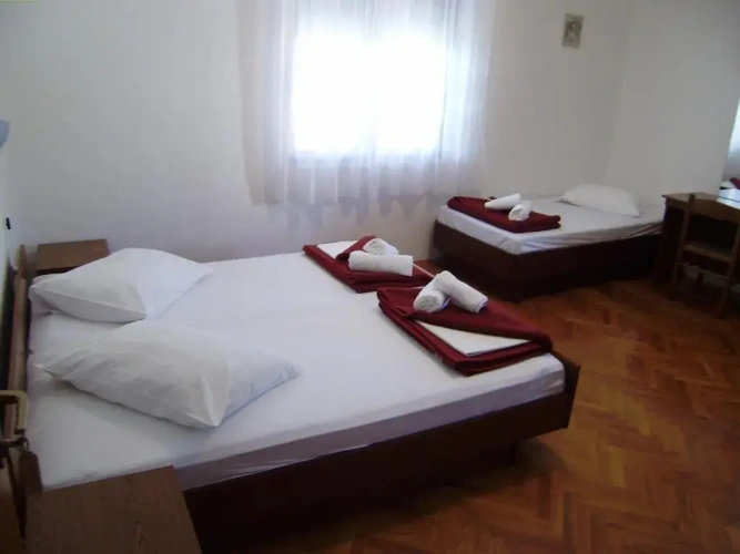 Standard Triple room with sea view
