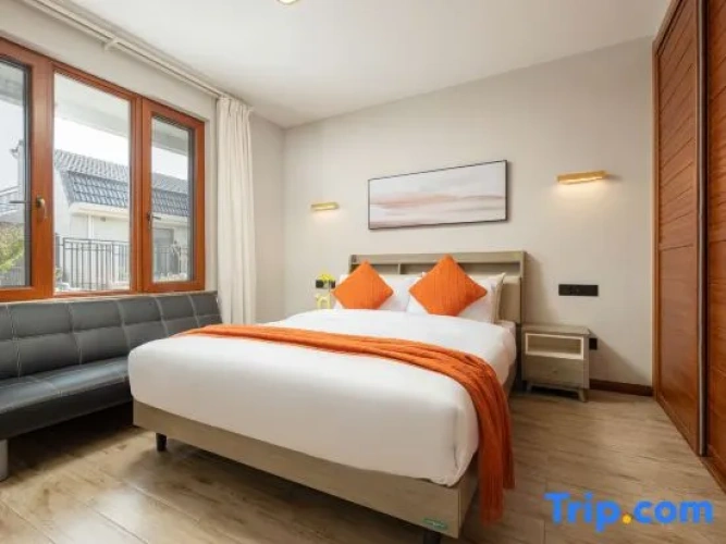 2 Bedrooms Luxury Suite with courtyard view
