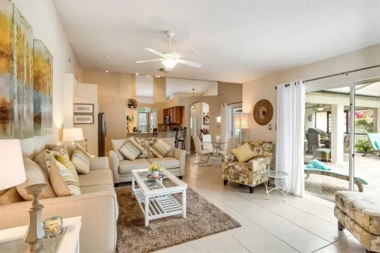 Beautiful 4 Bed Villa With Southwest Facing Pool, Clermont, US
