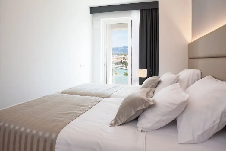 1 Bedroom Deluxe Suite beachfront
