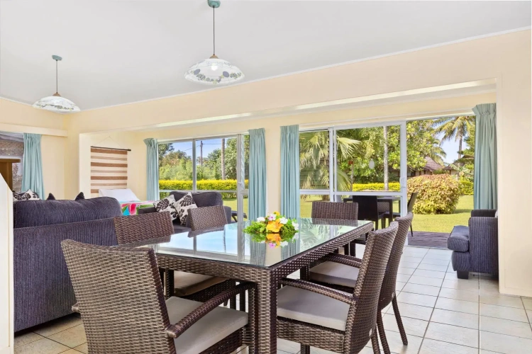 2 Bedrooms Bungalow
