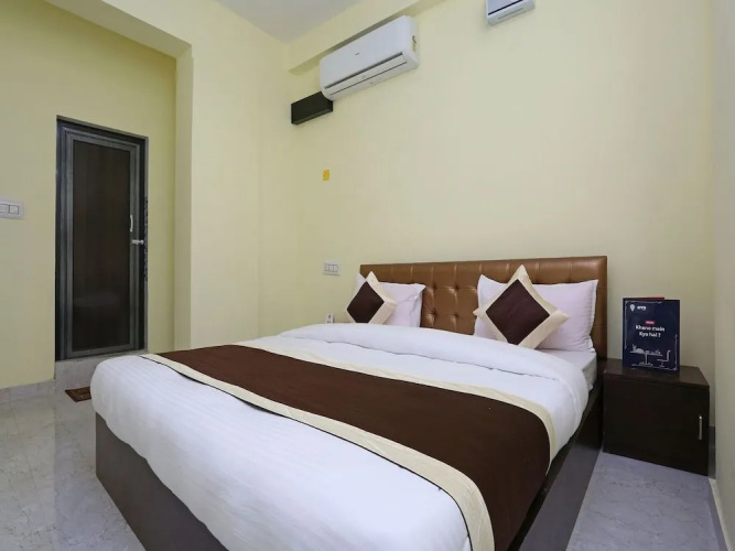 OYO 11559 Lakshay Residency