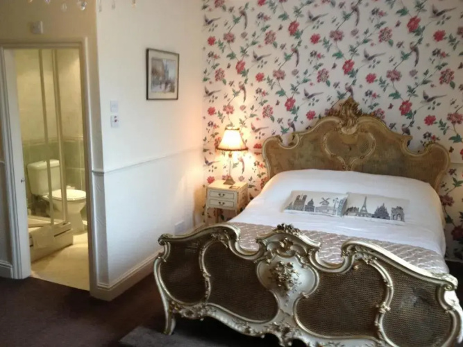 Calcutts House