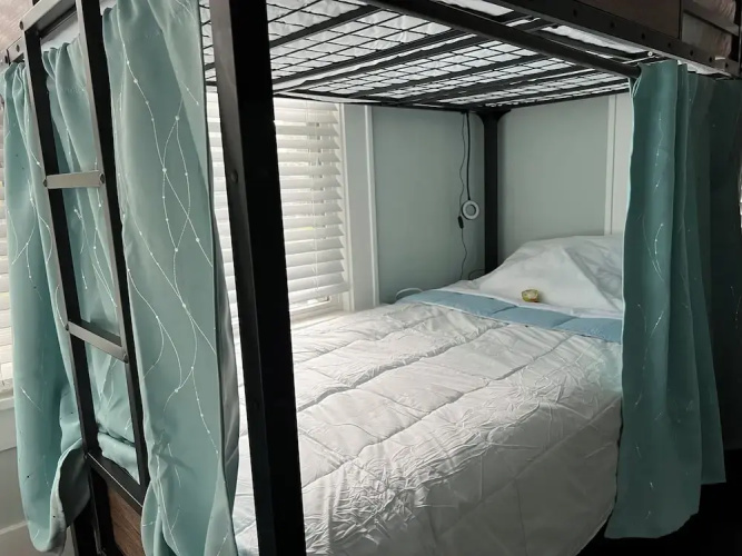MyCrib Houston Hostel