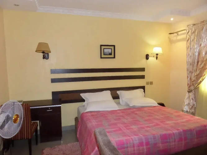 Spring Hill Hotel