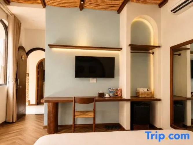 Suite with balcony